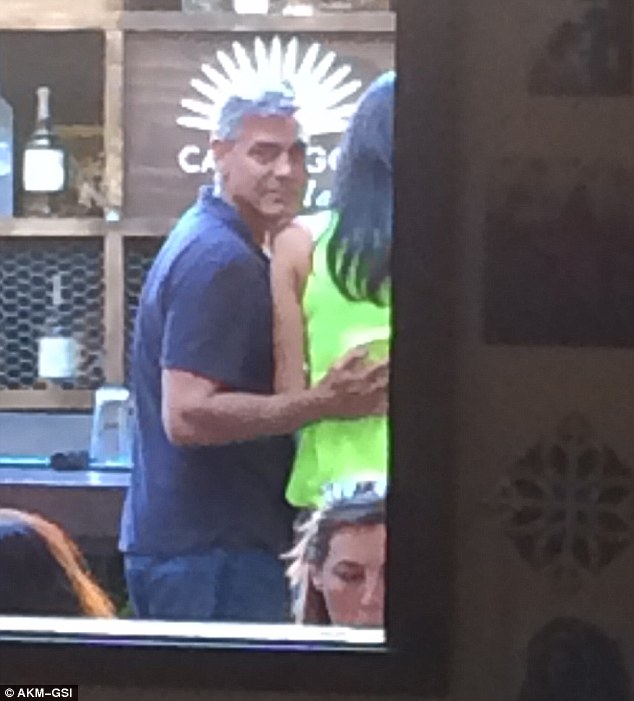 article-0-1DC3CDE700000578-765_634x701