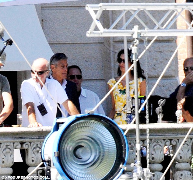 article-2735851-20D834AC00000578-471_634x591