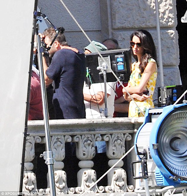 article-2735851-20D834BD00000578-611_634x663