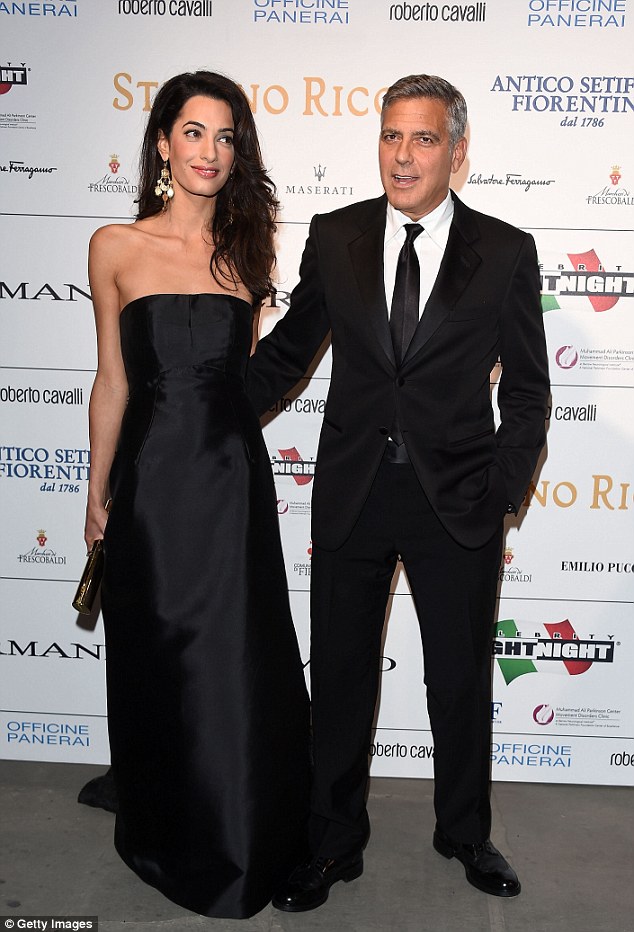 article-2747085-2127B59D00000578-703_634x932