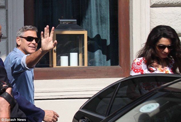 article-2748212-212F9A3B00000578-428_634x428