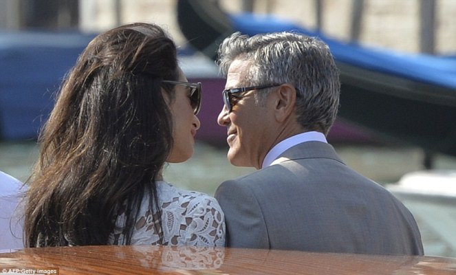 article-2772608-21BE486B00000578-731_964x582