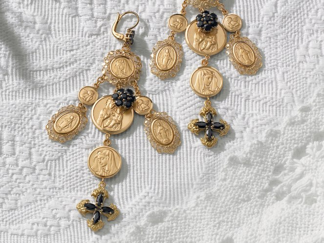 dolce-and-gabbana-jewellery-gold-earrings-religious-subject-black-sapphires-zoom
