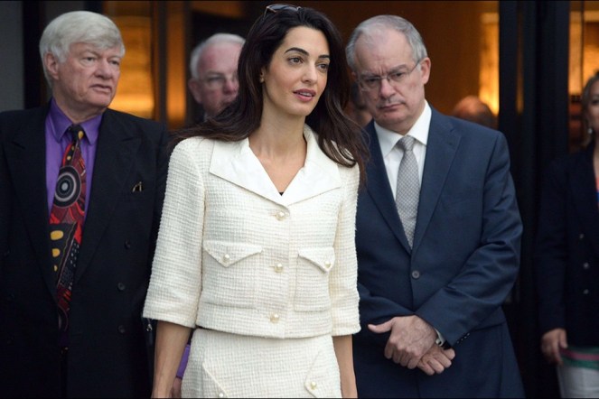 Amal-Clooney-lors-de-sa-visite-au-musee-de-l-Acropole-d-Athenes-le-mercredi-15-octobre-2014 (9)