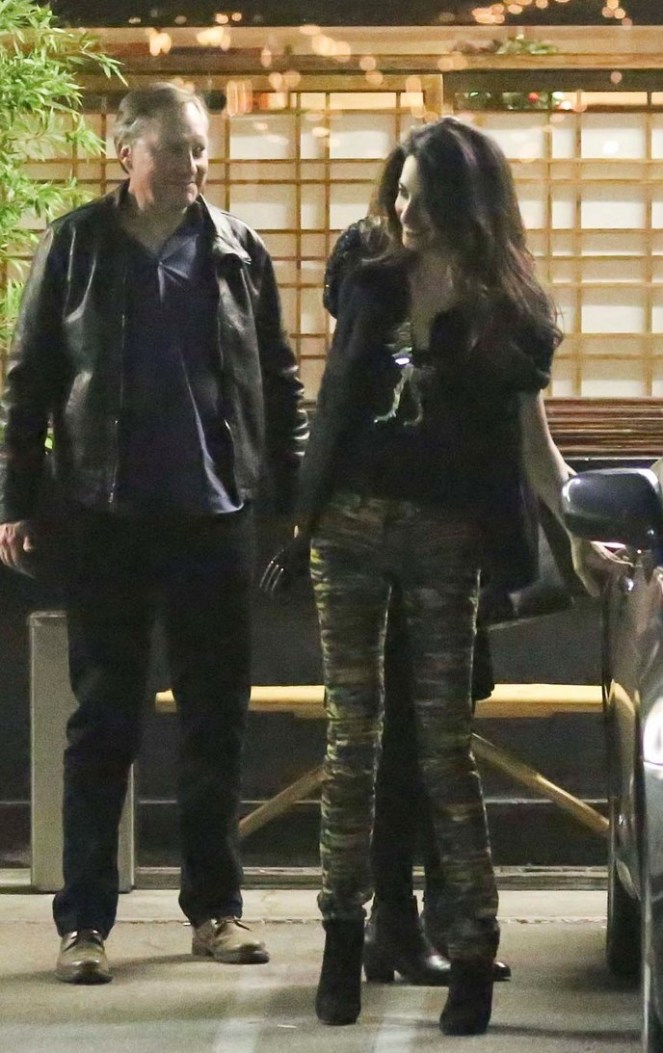 george-clooney-amal-step-out-for-dinner-after-baby-rumors-18
