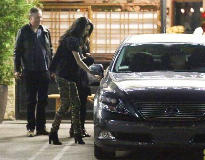 george-clooney-amal-step-out-for-dinner-after-baby-rumors-35