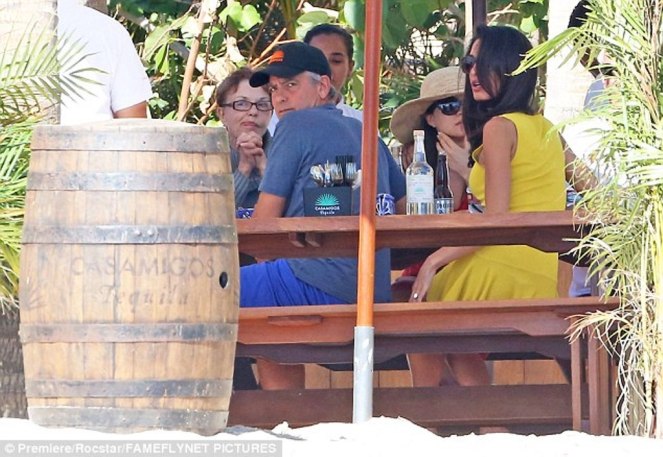 24618AF100000578-0-image-a-41_1420235491809