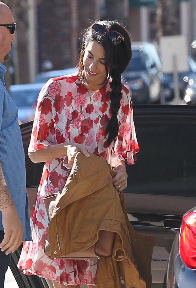 Amal-Alamuddin-Running-Errands-LA-January-20156