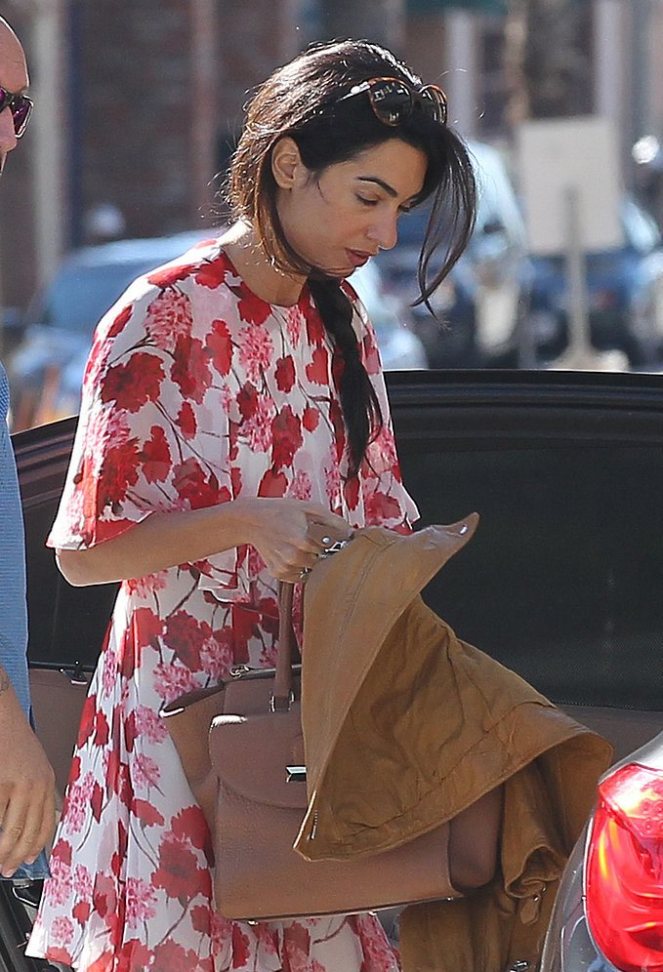 Amal-Alamuddin-Running-Errands-LA-January-2015897