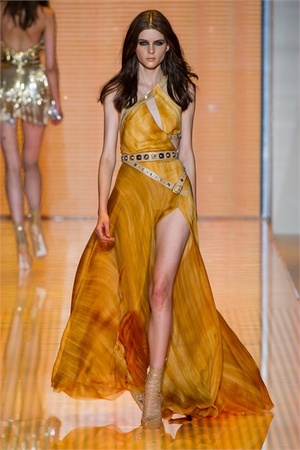 versace-spring-2013-one-shoulder-gown-profile