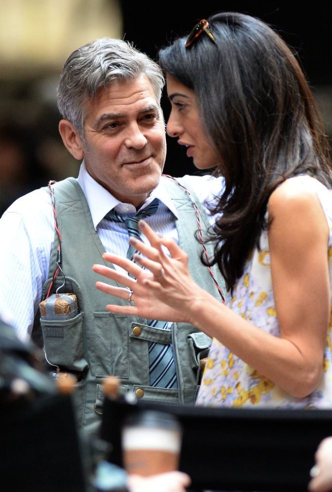 Amal-Alamuddin-Visits-George-Clooney-Money-Monster-Set (3)