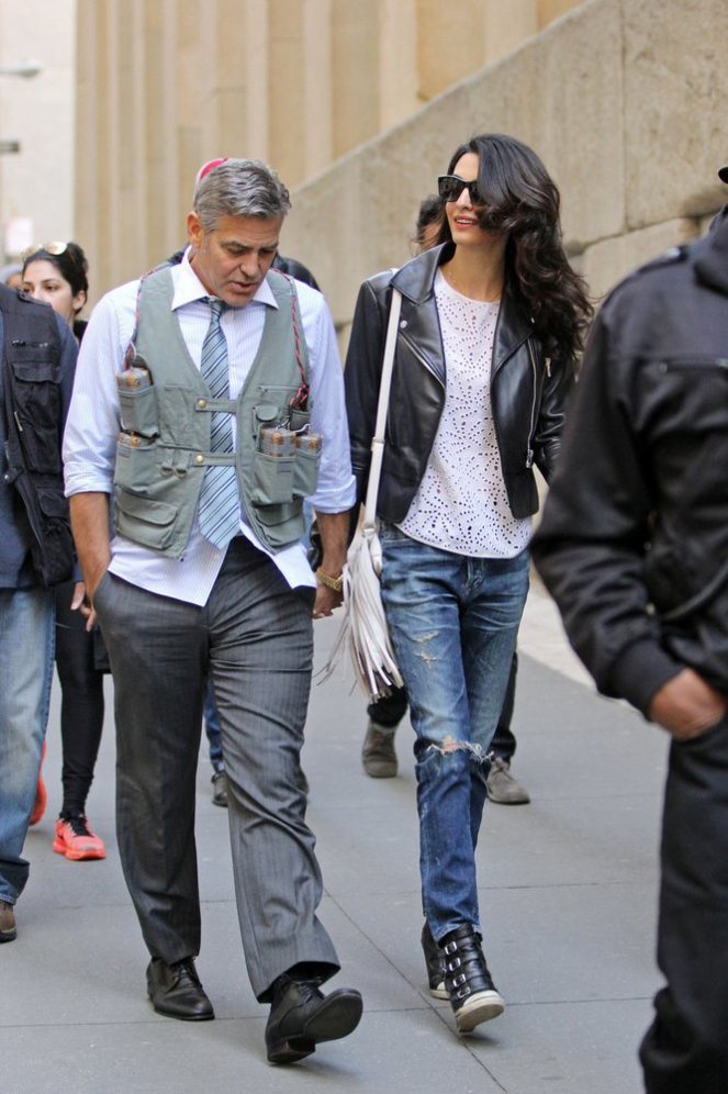 Amal-Alamuddin-Visits-George-Clooney-Set-His-Dog (14)