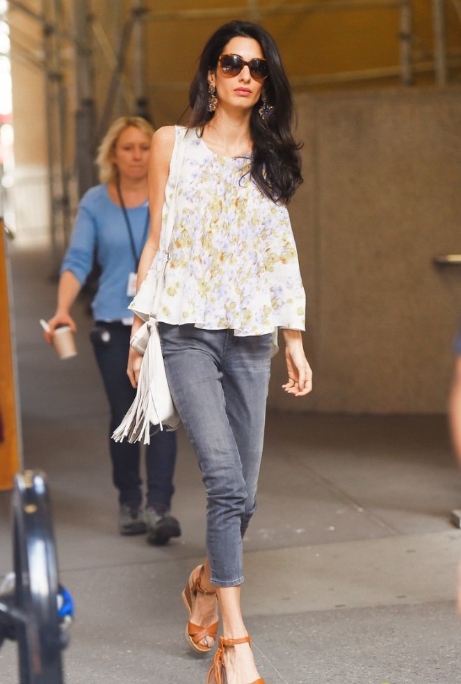 george-clooney-gets-touchy-feely-with-amal-01