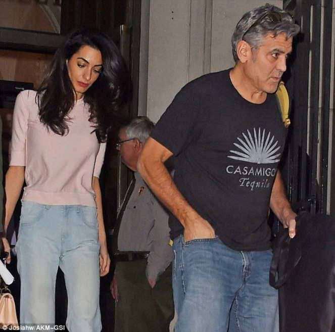 284132A400000578-0-Casual_attire_The_Clooneys_were_not_dressed_up_both_wearing_jean-m-71_1430613222967