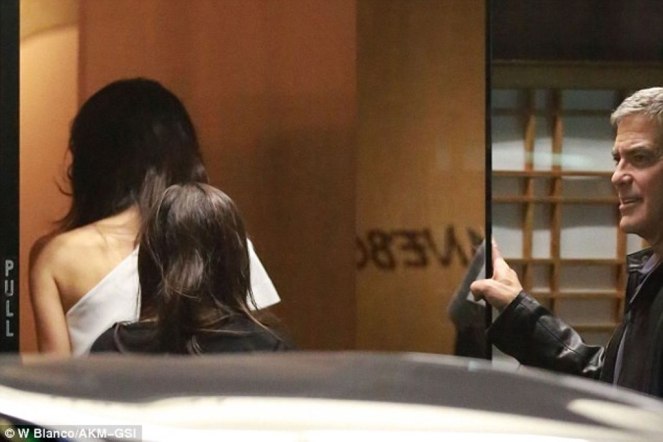 28781DE700000578-0-image-a-61_1431109016676