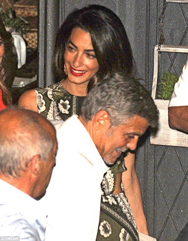 2A8ABAA800000578-3161749-Family_dinner_George_Clooney_and_wife_Amal_joined_their_parents_-m-68_1436944737263