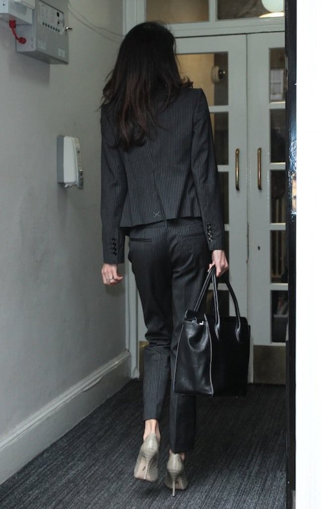 Photos-Amal-Clooney-maigrissime-a-Londres_portrait_w674 (5)