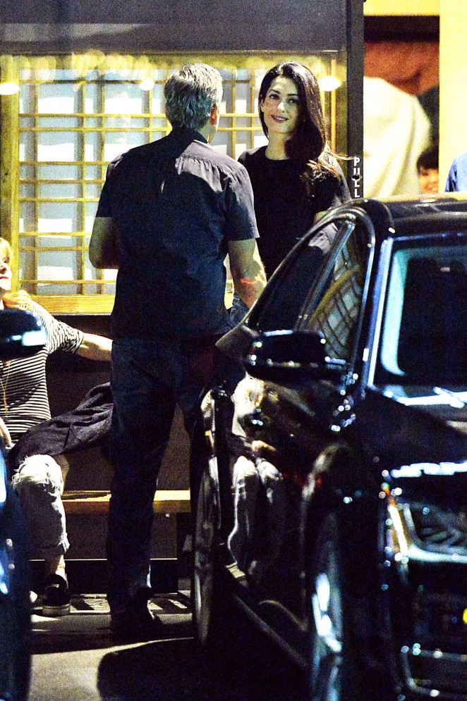 Amal-Clooney-at-Asanebo-Sushi--04-662x995