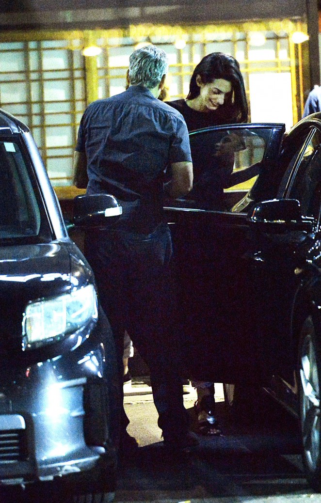 Amal-Clooney-at-Asanebo-Sushi--05-662x1038