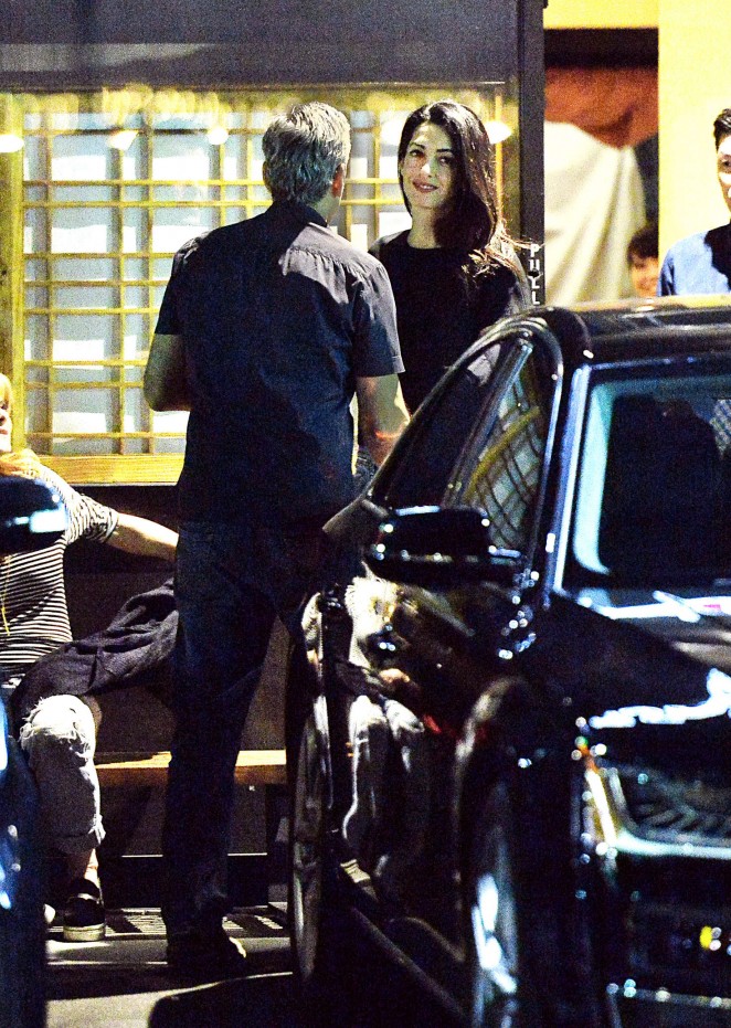 Amal-Clooney-at-Asanebo-Sushi--11-662x931