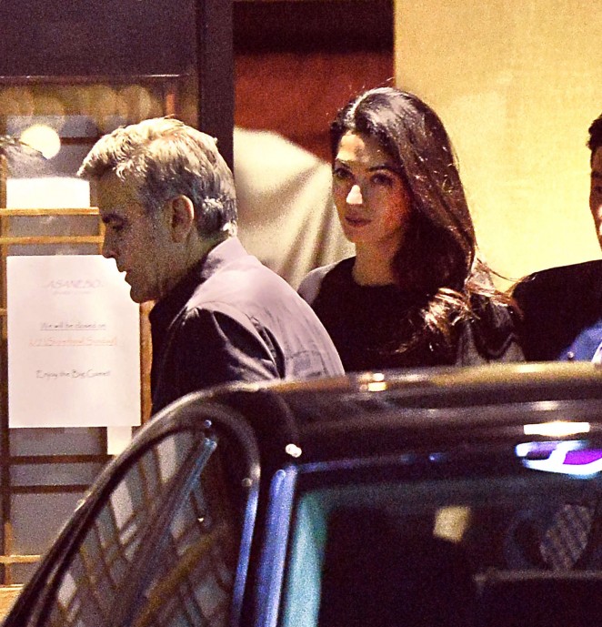 Amal-Clooney-at-Asanebo-Sushi--13-662x689
