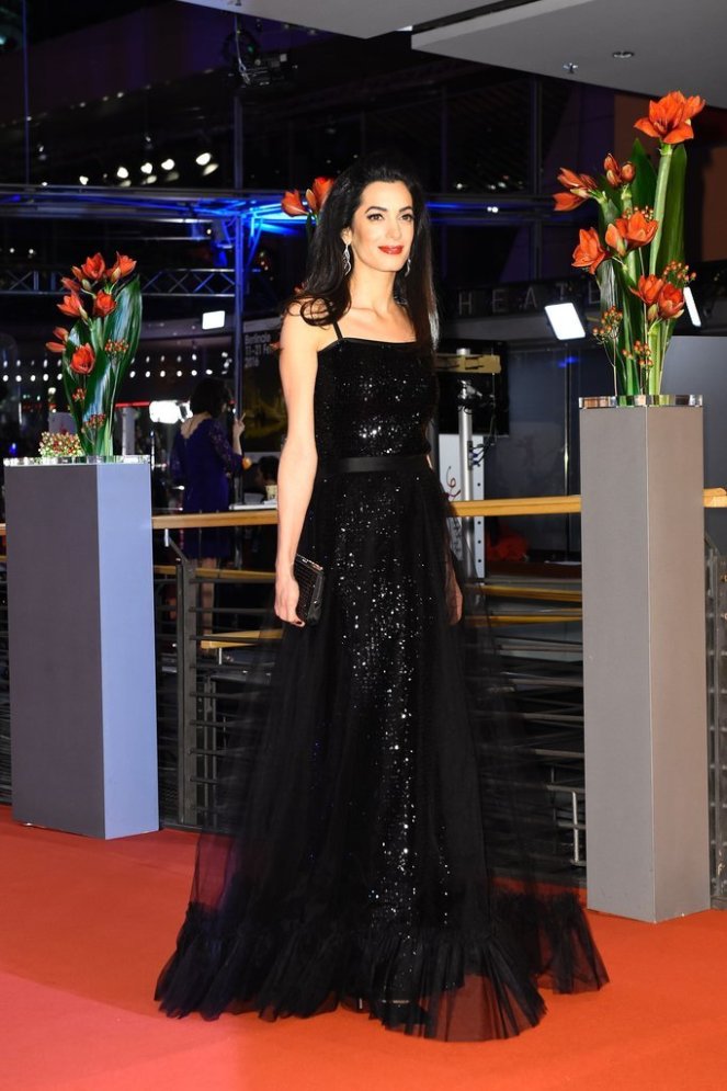Amal-Clooney-Black-Gown-Hail-Caesar-Germany-Screening