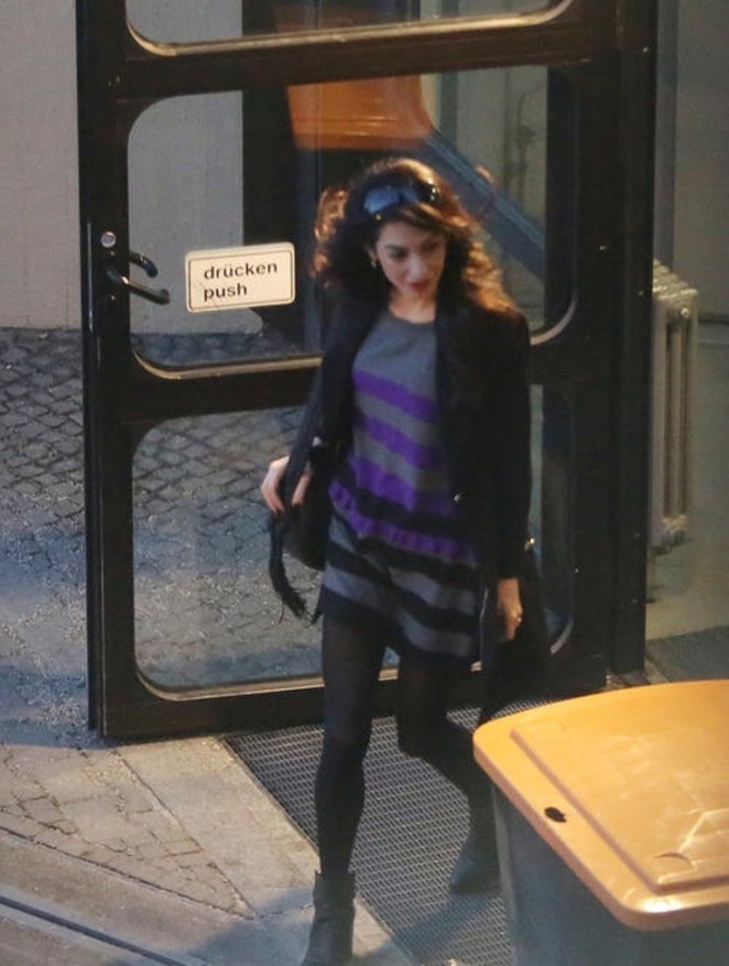 george-and-amal-clooney-fly_5131442