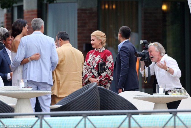 371275C100000578-3733431-image-m-17_1470847254165