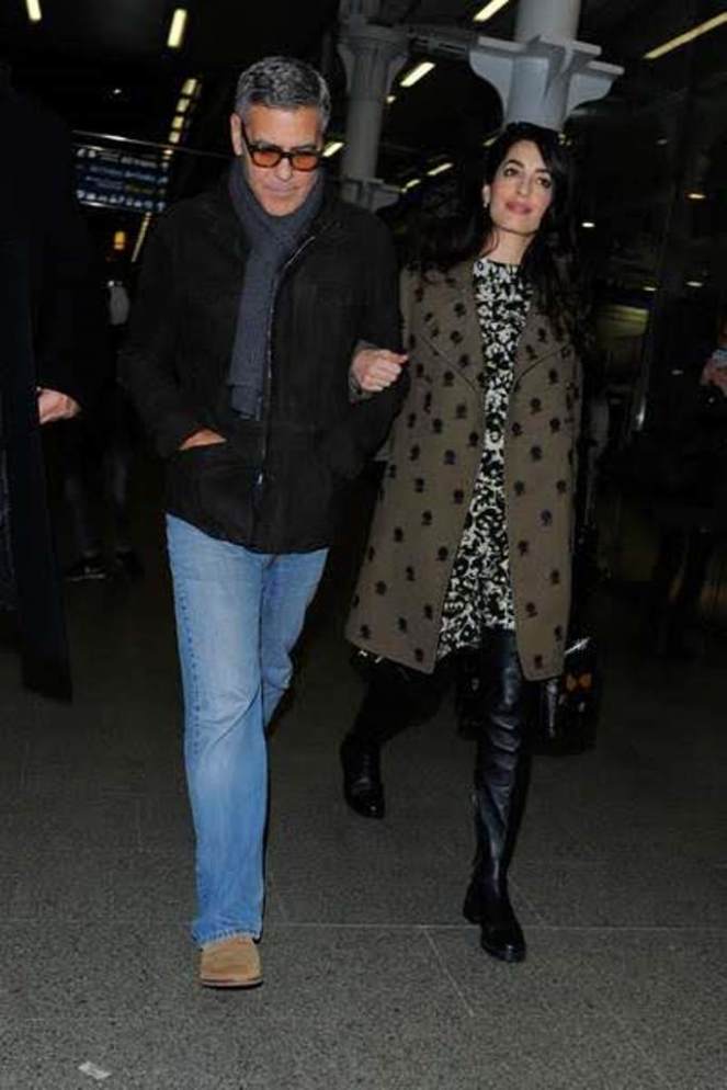 george-et-amal-clooney-arrivent-a-londres-par-l-eurostar-1